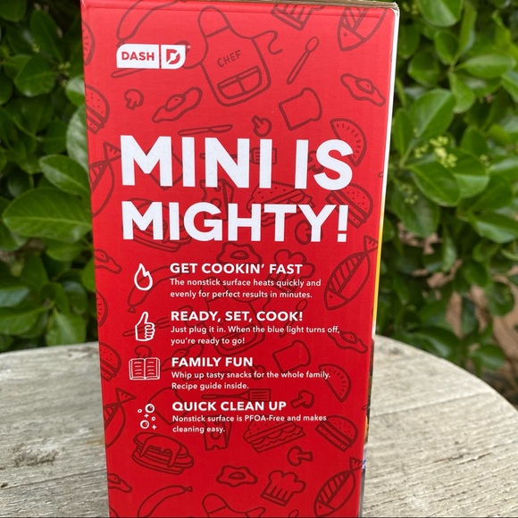 Dash Mint Cute Mini Waffle Maker Kitchen Appliance - Picture 4 of 5